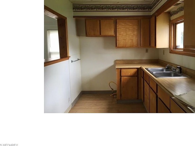 2nd image of 408 Brown St