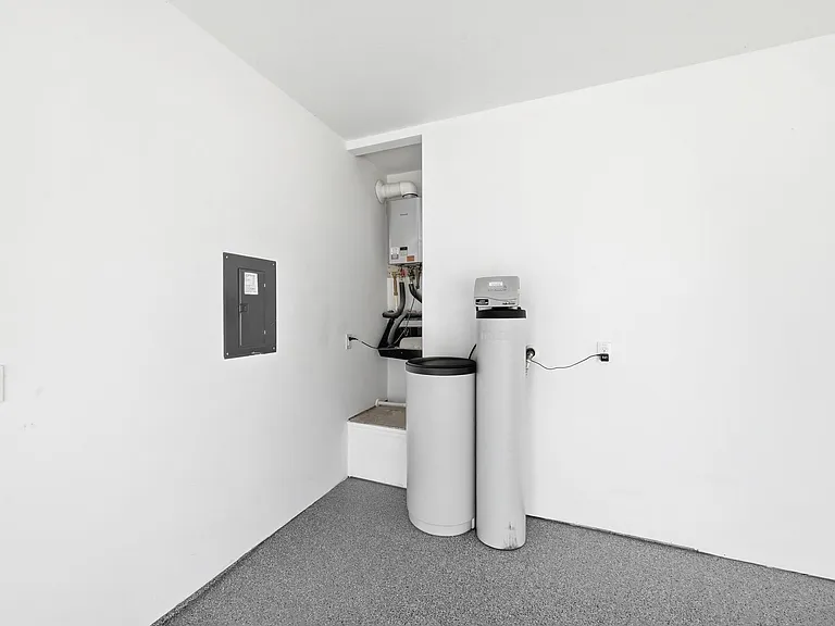 2907 Tavern Dr — Photo 34