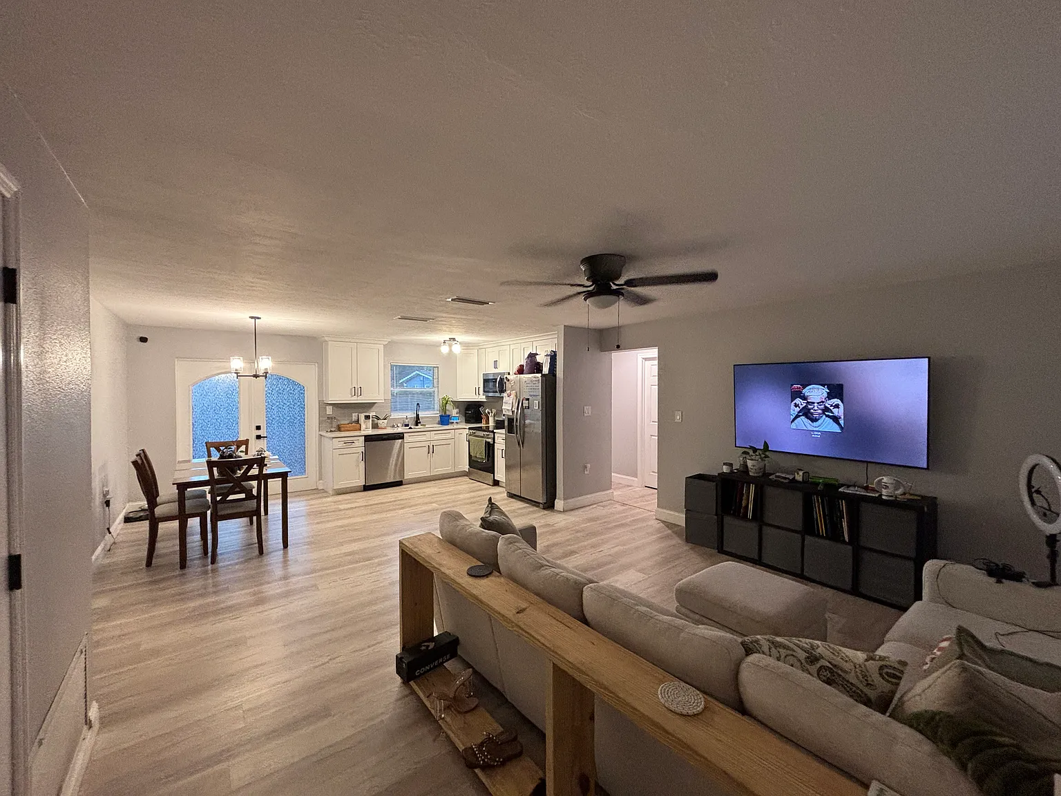 3 bed, 1404 sqft, $1,000 — Photo 2