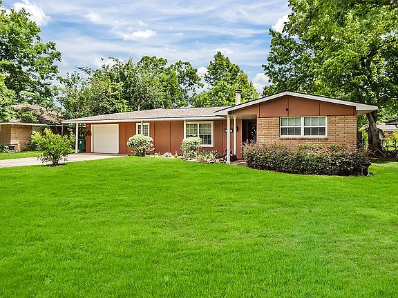 2nd image of 10950 Shadow Wood Dr