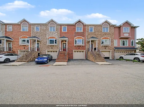 28 Jacobs Lndg, Secaucus, NJ 07094