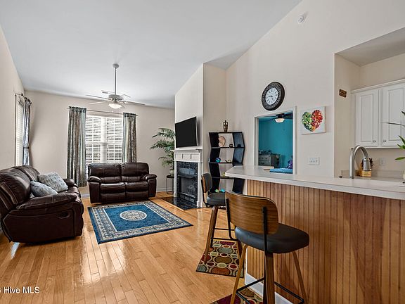 5th image of 105 Thrasher Court Unit A