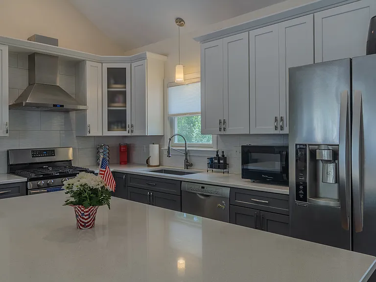 176 Beacon St — Photo 10
