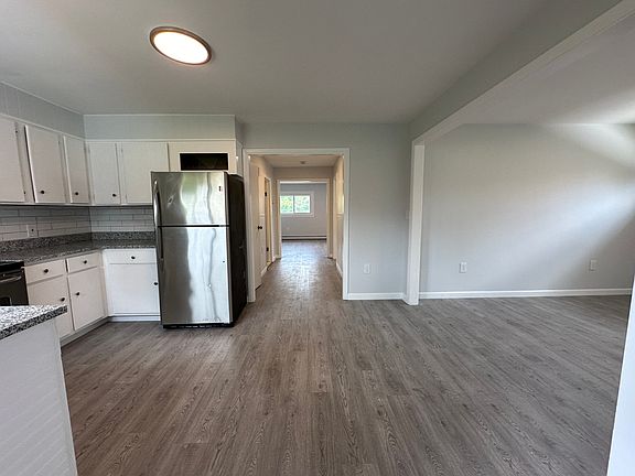 4th image of 52 Arcadia Rd #B