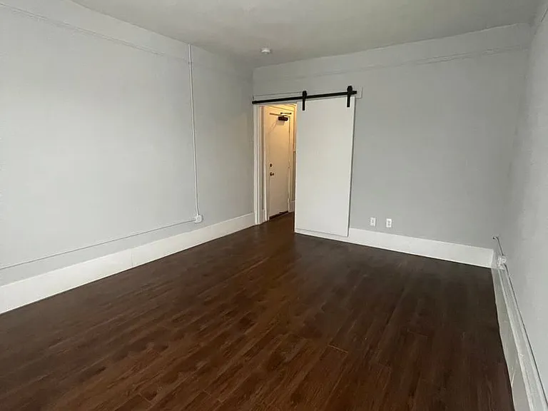 675 W Willis St — Photo 1