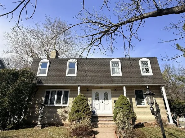 200 Larch Ave, Teaneck, NJ 07666