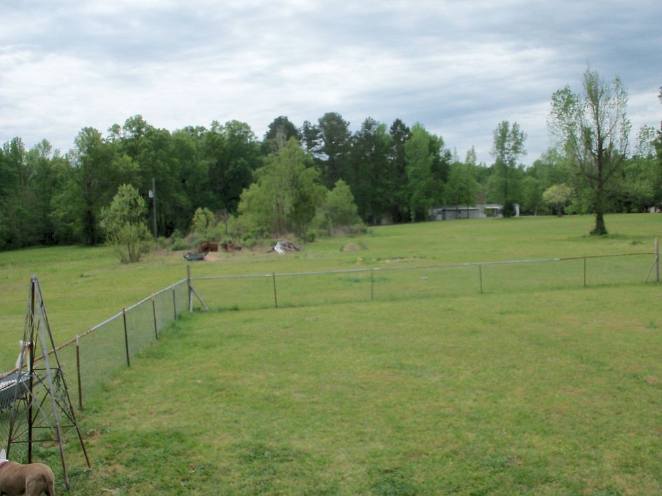 2nd image of 1825 Pine Grove Rd