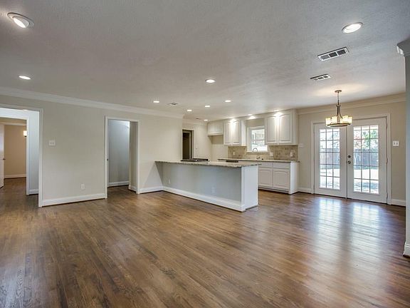 5th image of 9125 Lynbrook Dr