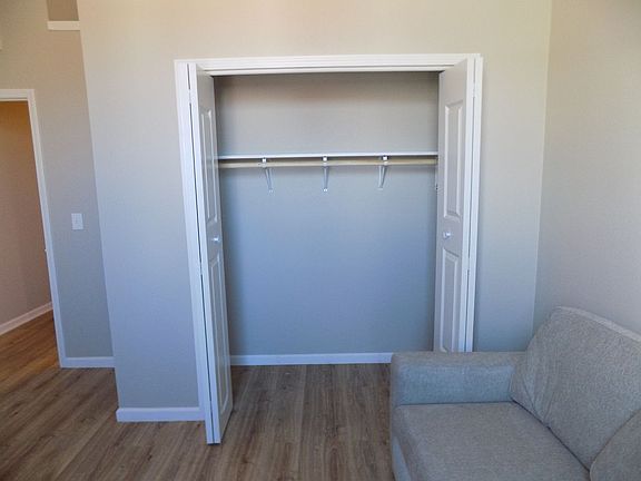 5th image of 121 W Broadway Ave #16