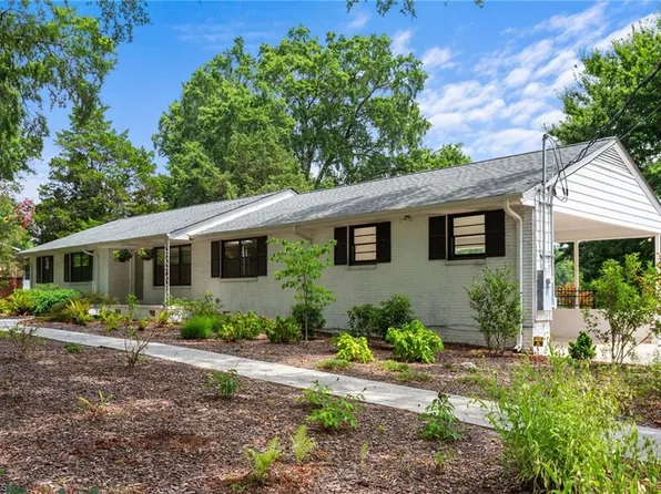 2601 W Woodlyn Way, Greensboro, NC 27407