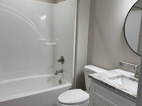 4th image of 33 E Rawlings Ln