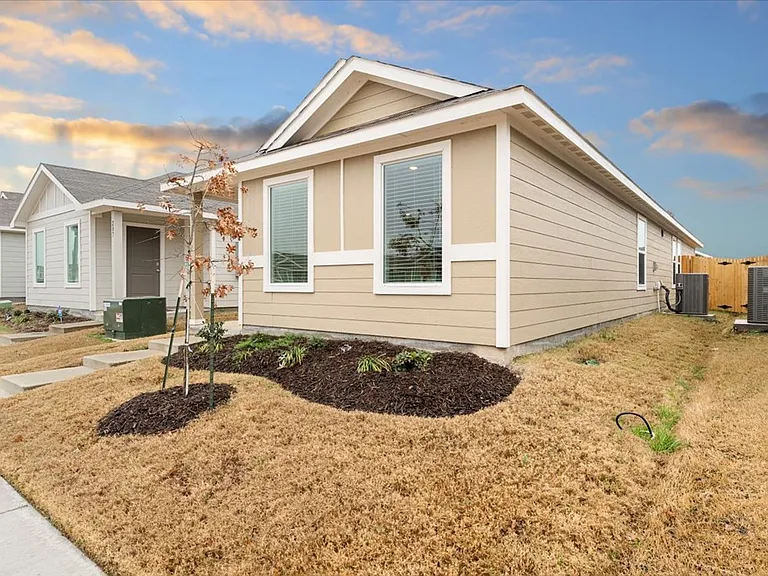 211 Herman Ln — Photo 40