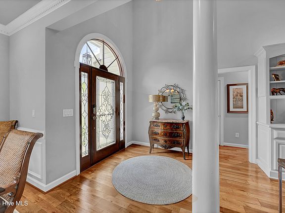 3rd image of 1530 Turnberry Lane SE
