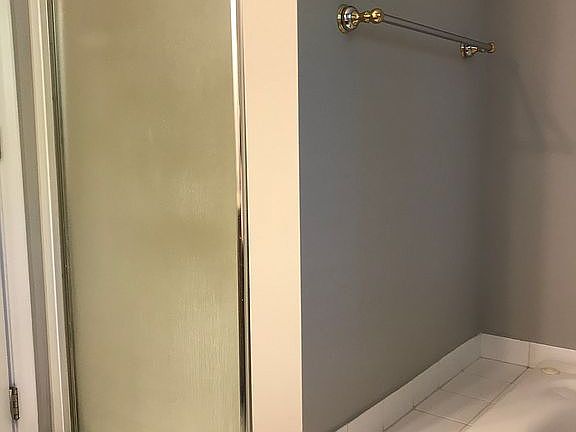 3rd image of 985 N Center St