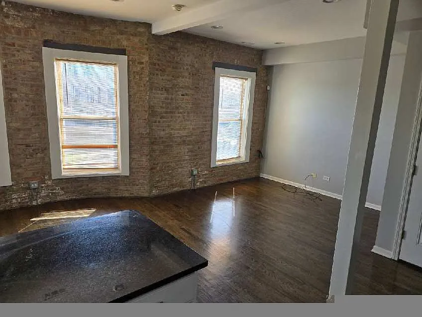 2 bed, 2.0 bath, 1100 sqft, $2,000 — Photo 3