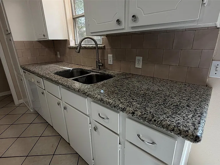 1006 Grand Junction Dr — Photo 11