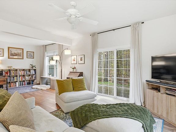 3rd image of 4 Marion Avenue