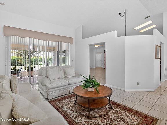 2nd image of 1225 Pemberton Trl