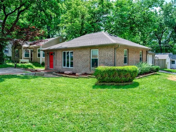 701 NE 45th Ter, Kansas City, MO 64116