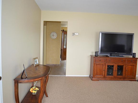 4th image of 13 Piccadilly Ct