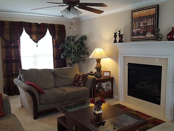 3rd image of 10936 Maxwell Manor Ln