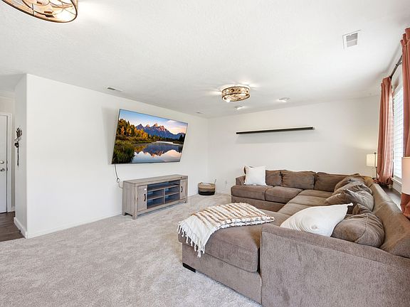 5th image of 2039 Fremont Crest Ave