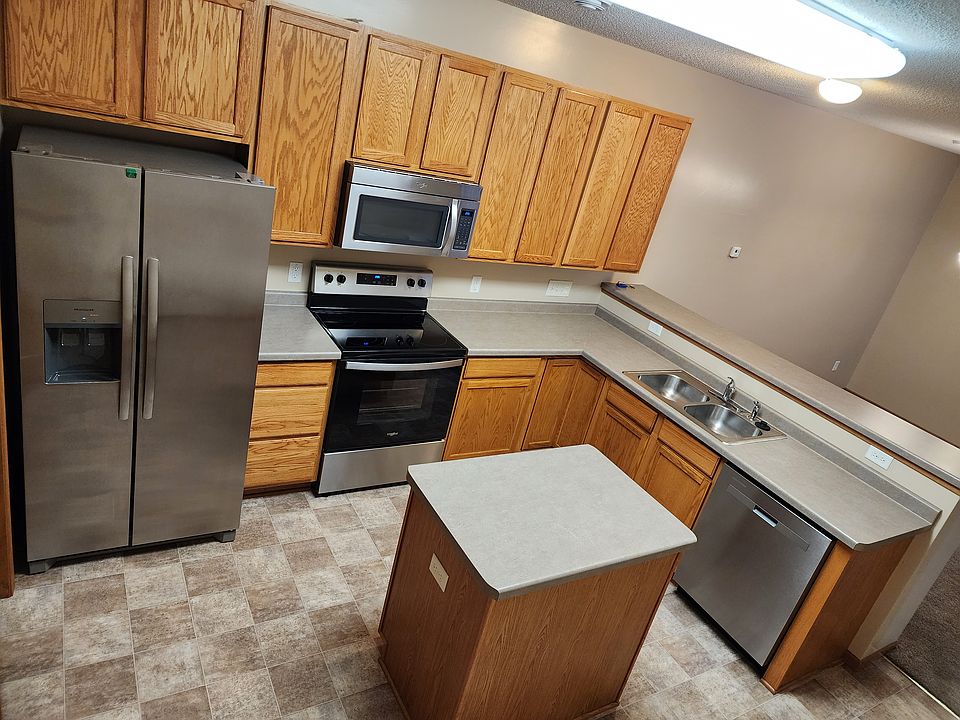 1st image of 433 Frederick Cir
