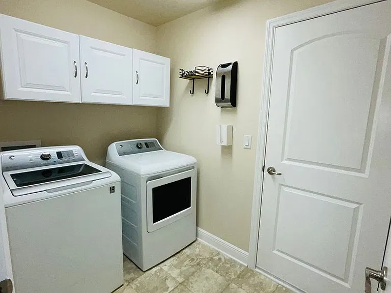 3273 SW Rosser Blvd — Photo 14