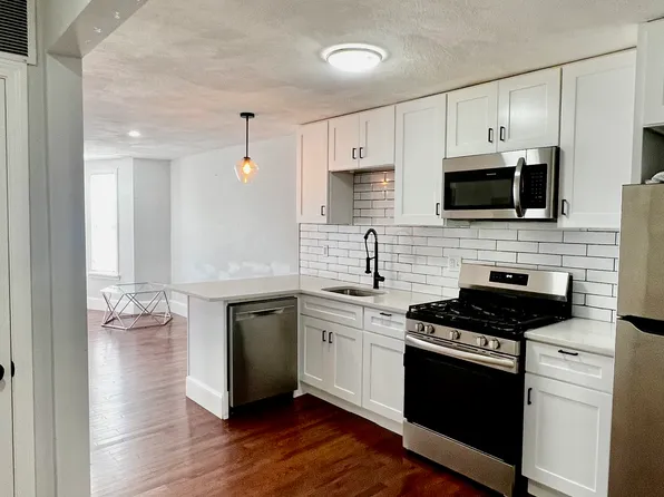 397 Chelsea St #2, Boston, MA 02128