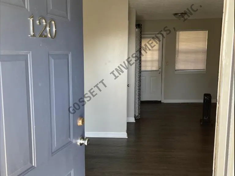 Mason Court Apartments — Photo 6