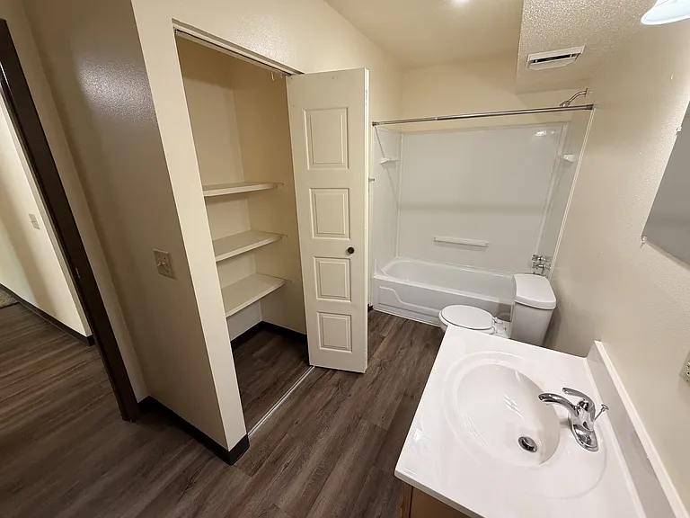 Winding Hills Apartments — Photo 83