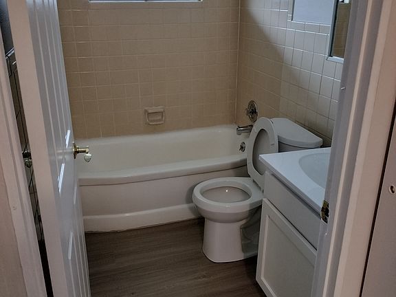 5th image of 4451 Grayson St