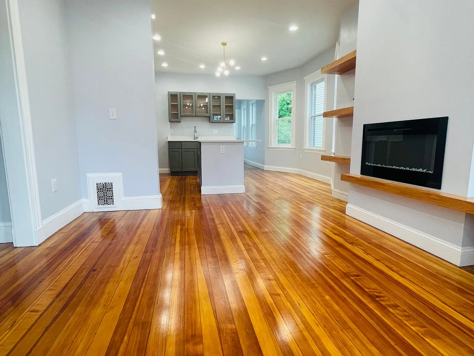 3 bed, $3,000 — Photo 3