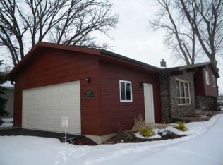 1216 Candlewick Dr NW, Poplar Grove, IL 61065