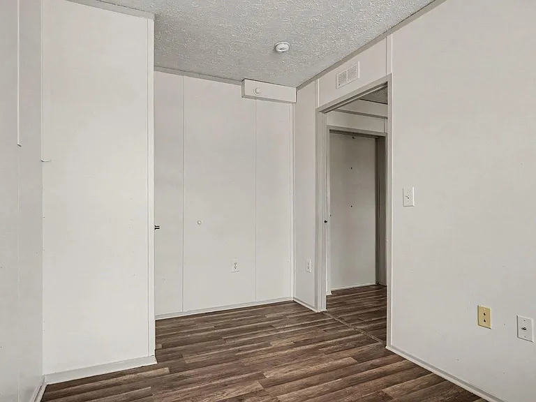 25024 Twin Oaks Dr — Photo 8