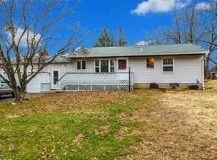 17 Cemetery Rd, Stockton, NJ 08559