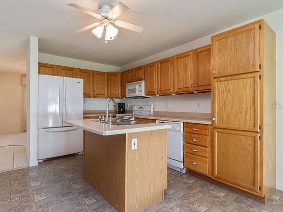 3rd image of 157 Old Farm Mid Ct