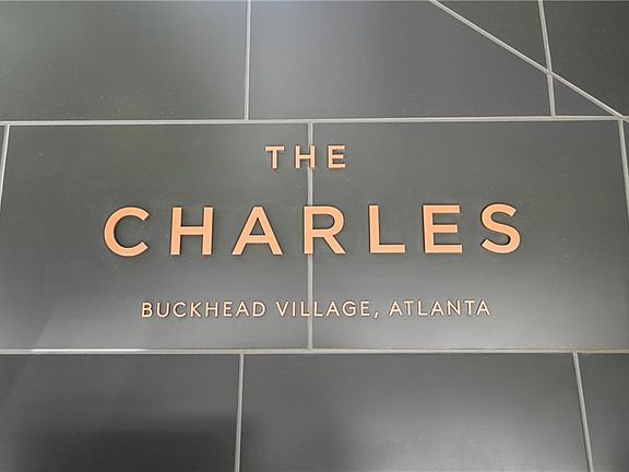 4th image of 3107 Peachtree Rd NE Unit 1001