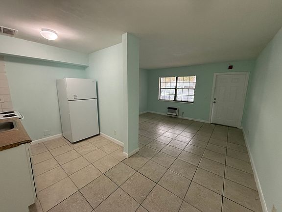 3rd image of 2918 Jackson St #9