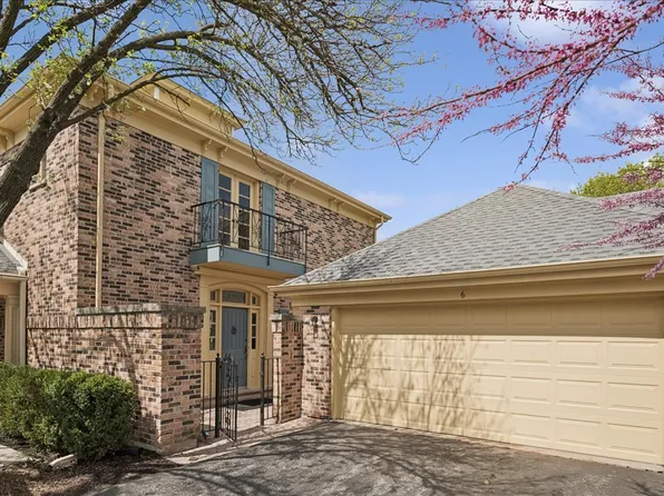 6 The Court Of Chapel Wood, Northbrook, IL 60062