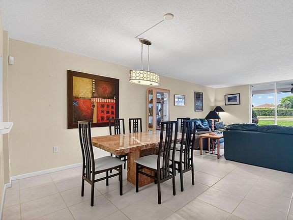 5th image of 5914 Regal Glen Drive #109