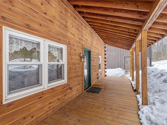 5th image of 131 Gillette Rd