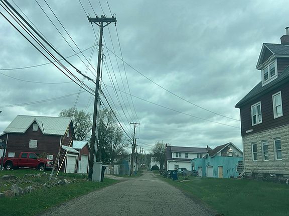 4th image of 768 E Main St