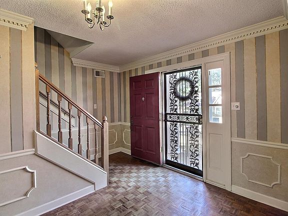 3rd image of 2228 Coathbridge Dr