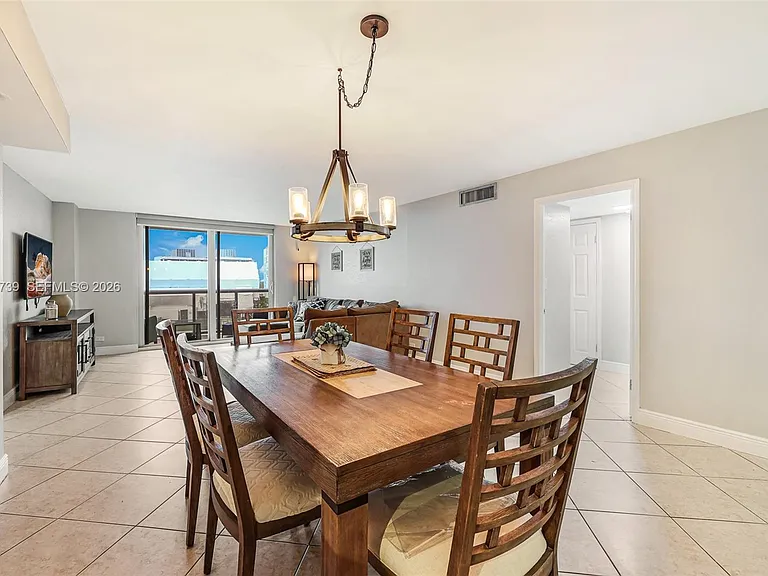 6039 Collins Ave #936 — Photo 9