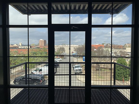 4th image of 240 1st St NE #18