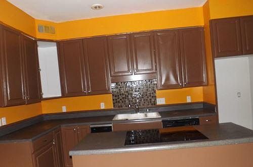 2nd image of 1118 E 118th St