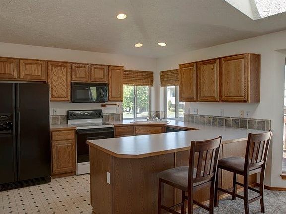 4th image of 1407 E Houghton Ct