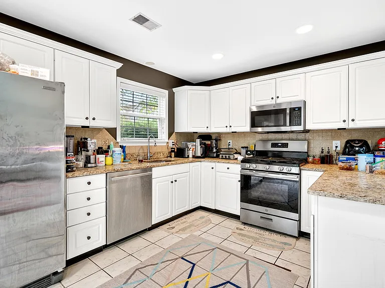 554 Adirondack Ct — Photo 19