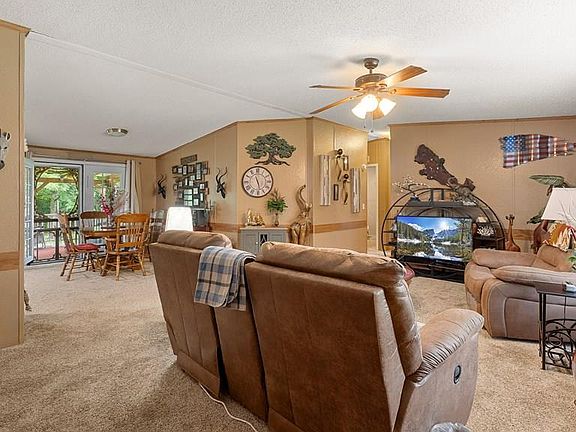 3rd image of 522 Fannin St
